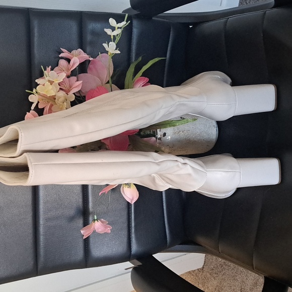 Nwot Beige Knee-High Boots - Picture 3 of 8